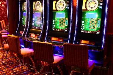 Evolution Gaming live studio with professional dealer at roulette table